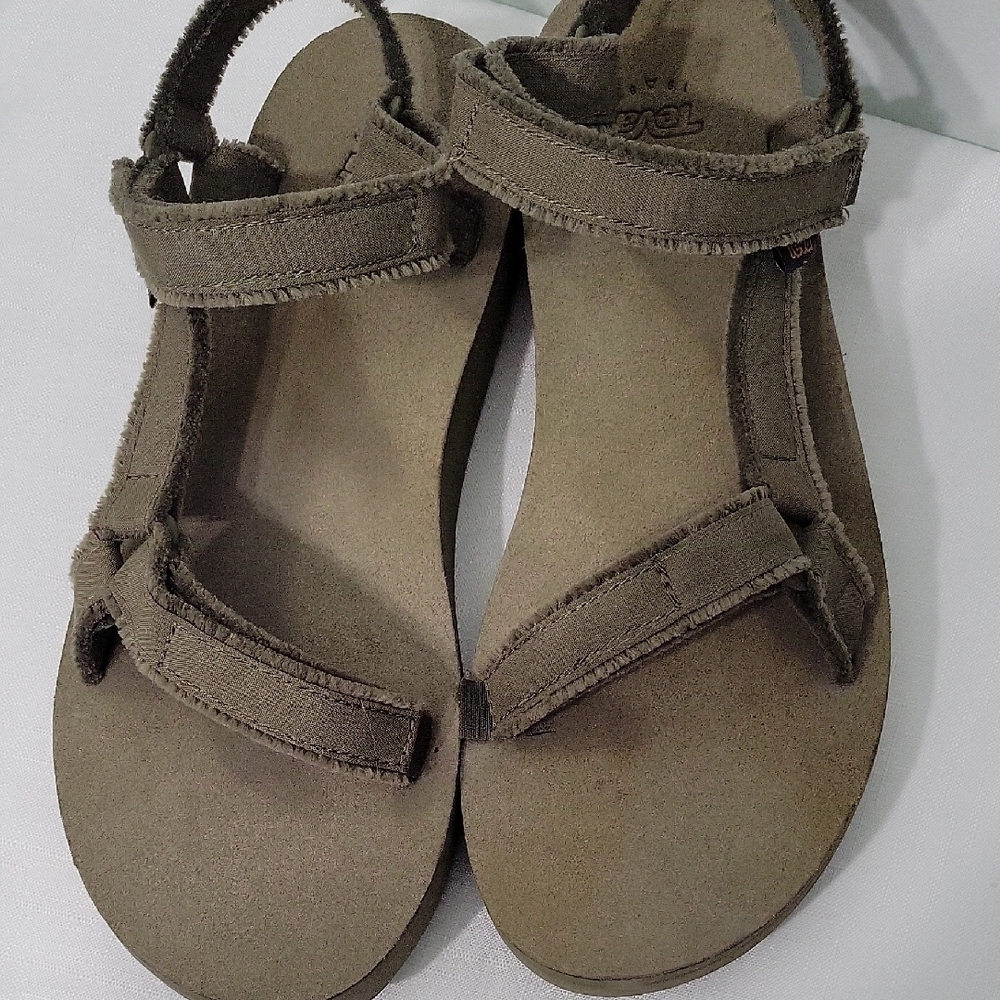 Teva Unisex Green Olive Color Sandals Size 11 - Picture 4 of 15